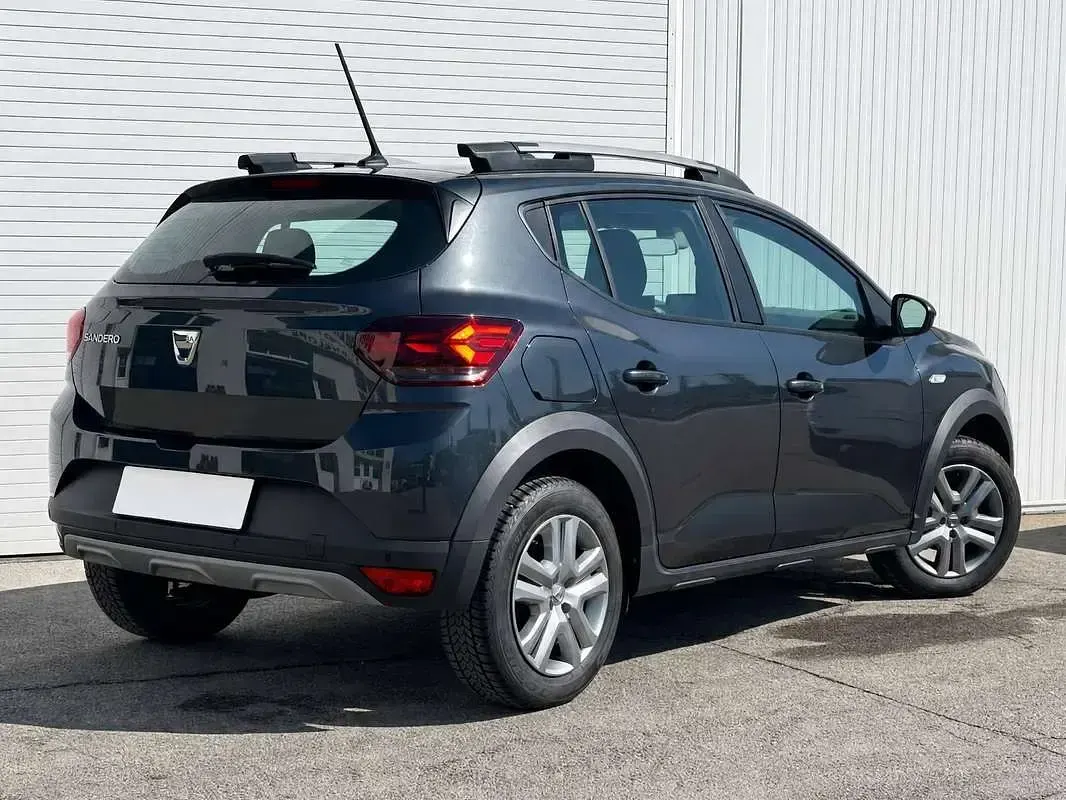 Usata Dacia Sandero Comfort 90 CV (66 kW) 2022 Grigio Berlina