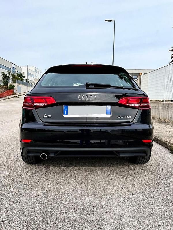 Begagnad Audi A3 116 HK (85 kW) 2019 Svart Sedan