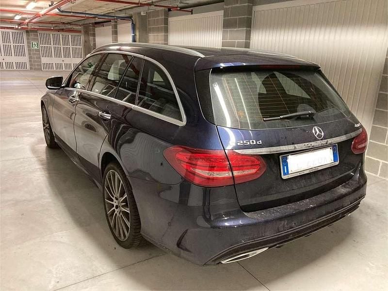 Usata Mercedes C250 204 CV (150 kW) 2017 Blu/azzurro Station wagon