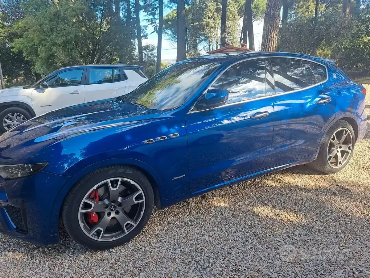 Usata Maserati GranSport 350 CV (257 kW) 2021 Blu Station wagon
