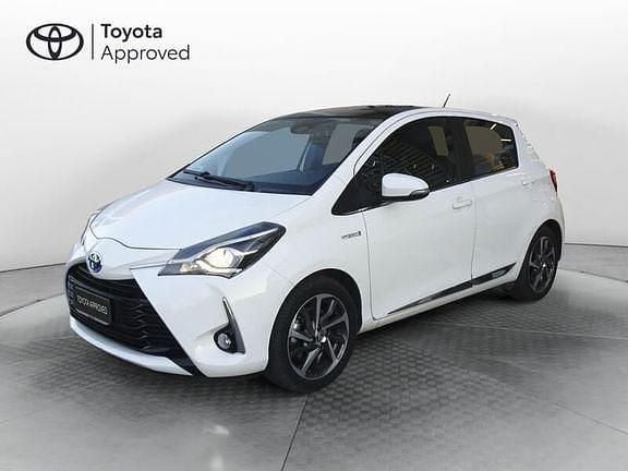 Bianco Usata 2017 Toyota Yaris Hybrid Style Tre volumi | 11.500 € (Buon prezzo) - Immagine 1/3