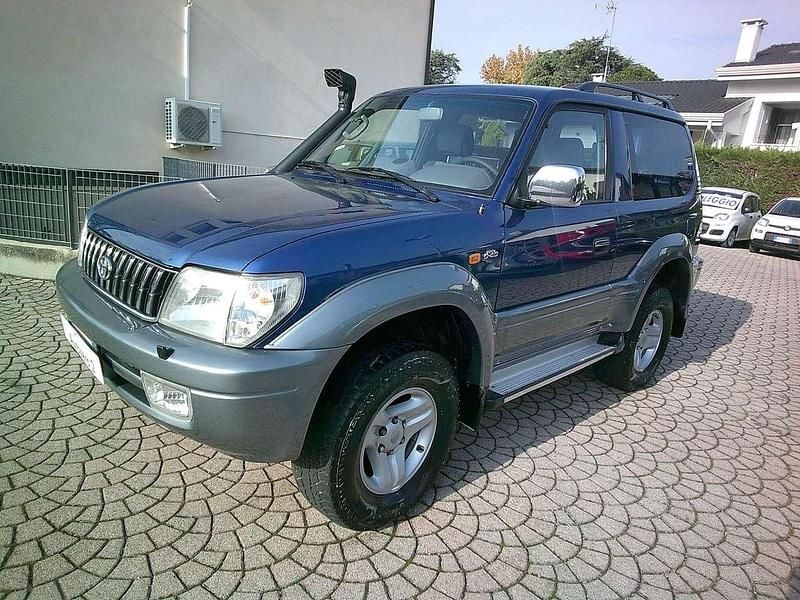 Blu/azzurro Usata 2002 Toyota Land Cruiser SUV | 12.900 € (Buon prezzo) - Immagine 1/4