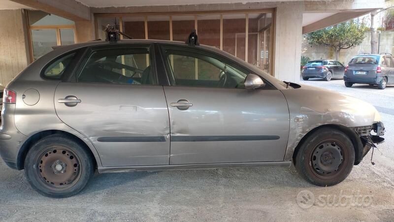 Usata 2005 Seat Ibiza Due volumi | 200 € (Ottimo prezzo) - Immagine 1/3