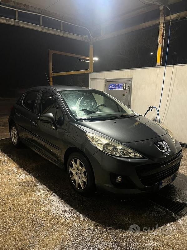 Usata Peugeot 207 88 CV (64 kW) 2009 Grigio Utilitaria