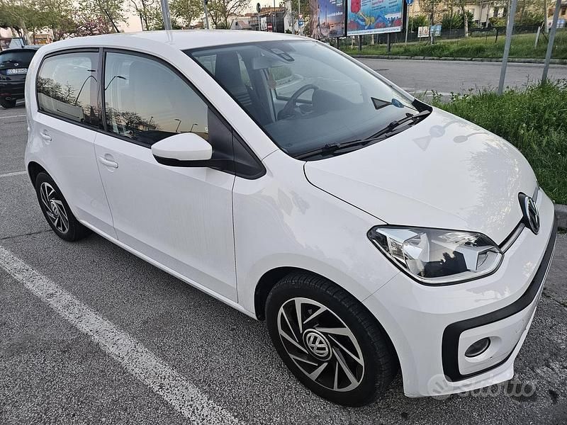 Usata VW up! 68 CV (50 kW) 2019 Bianco Utilitaria
