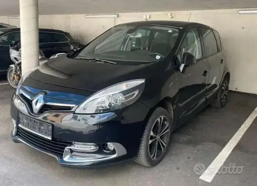 Usata Renault Scénic III 110 CV (80 kW) 2012 Nero Monovolume