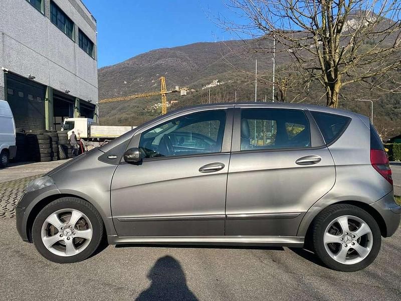 Usata Mercedes 180 111 CV (81 kW) 2007 Bronzo Berlina