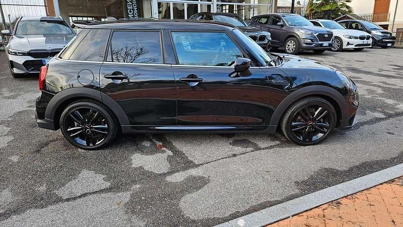 Usata Mini John Cooper Works 136 CV (100 kW) 2022 Midnight black Utilitaria