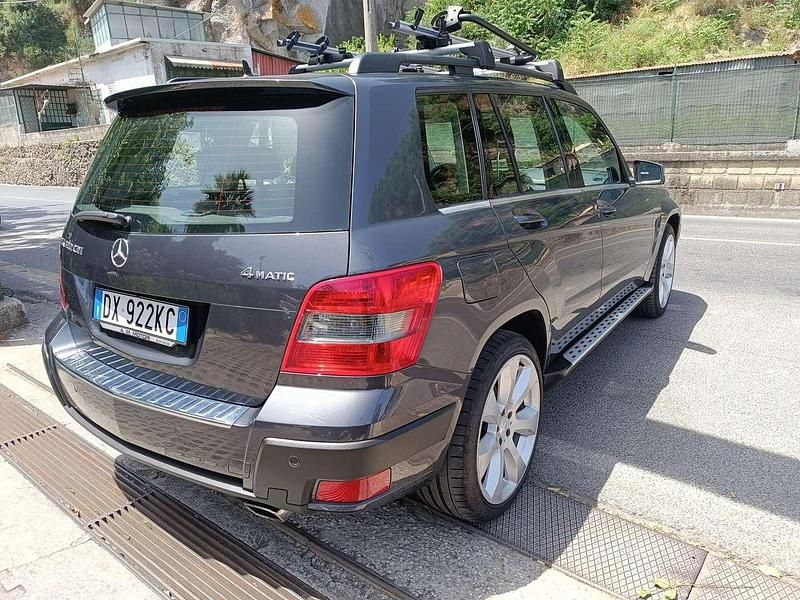 Usata Mercedes GLK320 231 CV (169 kW) 2009 Grigio SUV