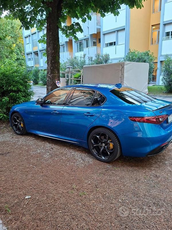 Usata Alfa Romeo Giulia Ti 210 CV (154 kW) 2018 Blu Berlina