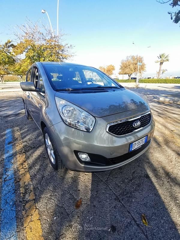 Usata Kia Venga 90 CV (66 kW) 2012 Marrone Utilitaria