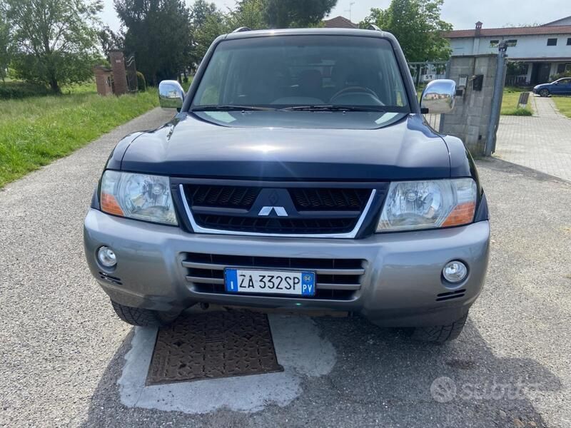 Usata Mitsubishi Pajero 160 CV (117 kW) 2004 Blu SUV