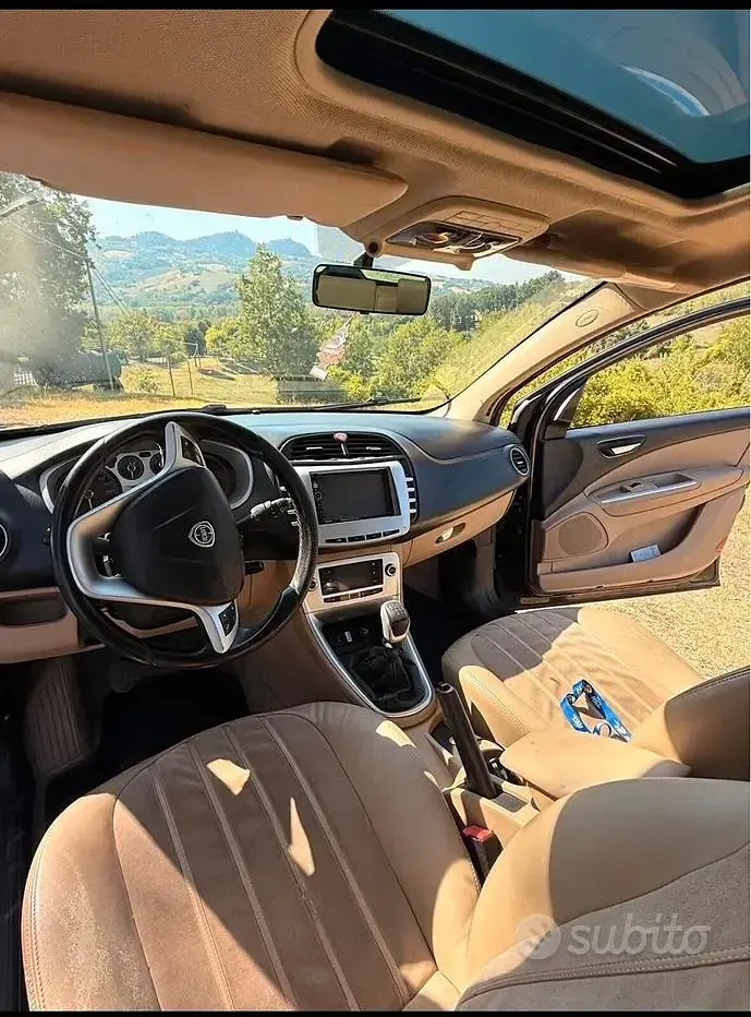 Usata Lancia Delta 120 CV (88 kW) 2012 Nero Utilitaria