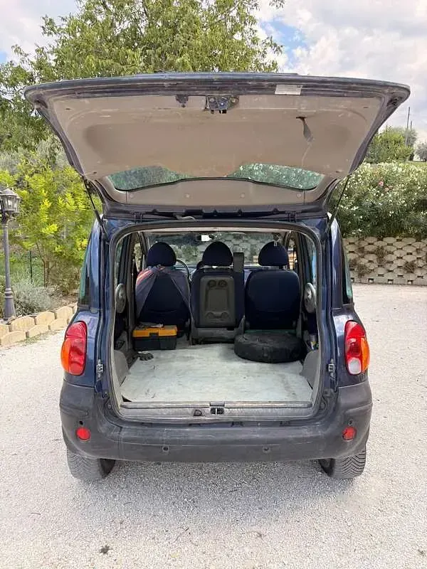Usata Fiat Multipla 103 CV (75 kW) 2000 Blu/azzurro Monovolume
