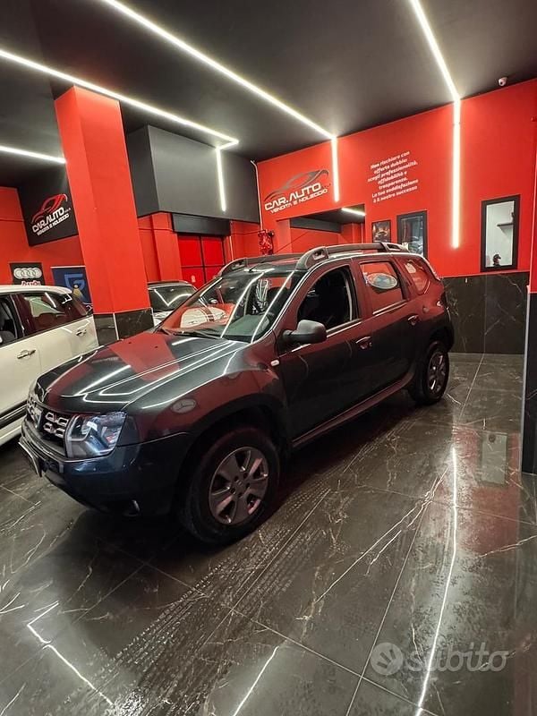 Usata Dacia Duster Lauréate 110 CV (80 kW) 2014 Grigio SUV
