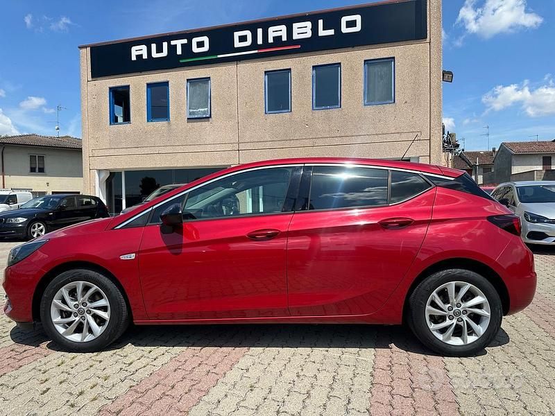 Usata Opel Astra Business Elegance 122 CV (89 kW) 2021 Rosso Berlina
