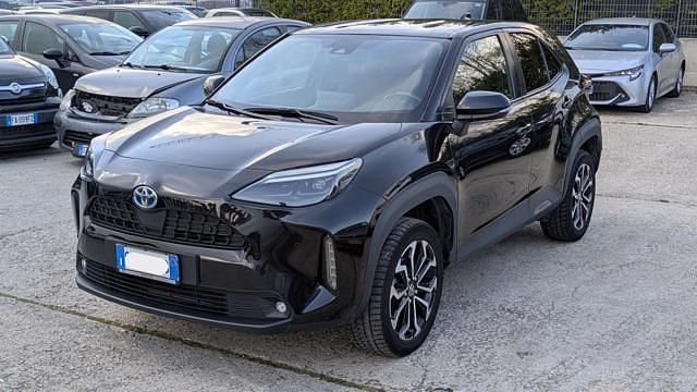 Usata Toyota Yaris Hybrid 120 CV (88 kW) 2022 Nero Monovolume