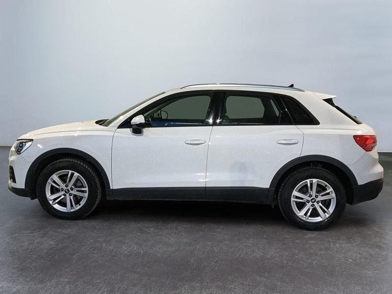 Käytetty Audi Q3 Business 150 HP (110 kW) 2021 Valkoinen Katumaasturi
