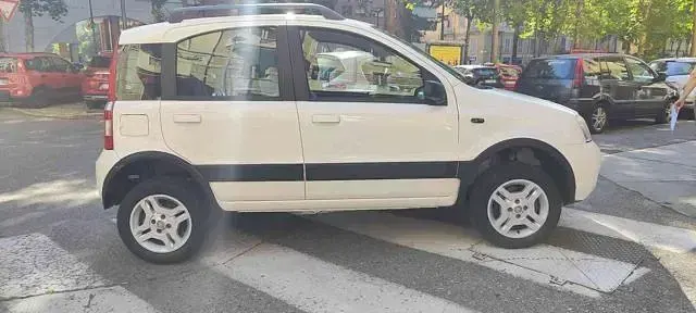 Usata Fiat Panda 4x4 Climbing 69 CV (50 kW) 2008 Bianco pastello Utilitaria