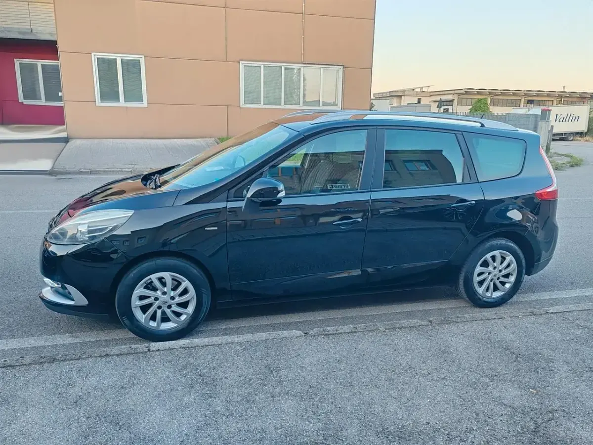 Usata Renault Scenic E-Tech 110 CV (80 kW) 2015 Nero Monovolume
