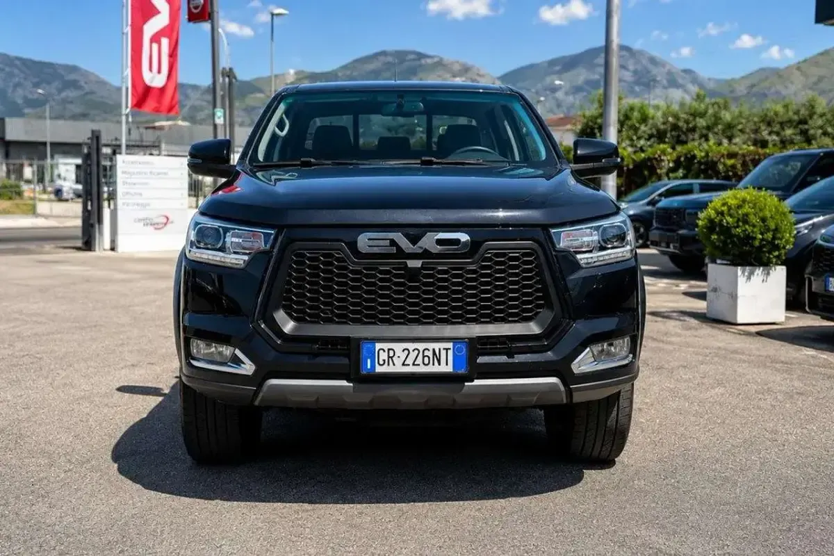 Usata EVO Cross 4 136 CV (100 kW) 2024 Nero Pick-up