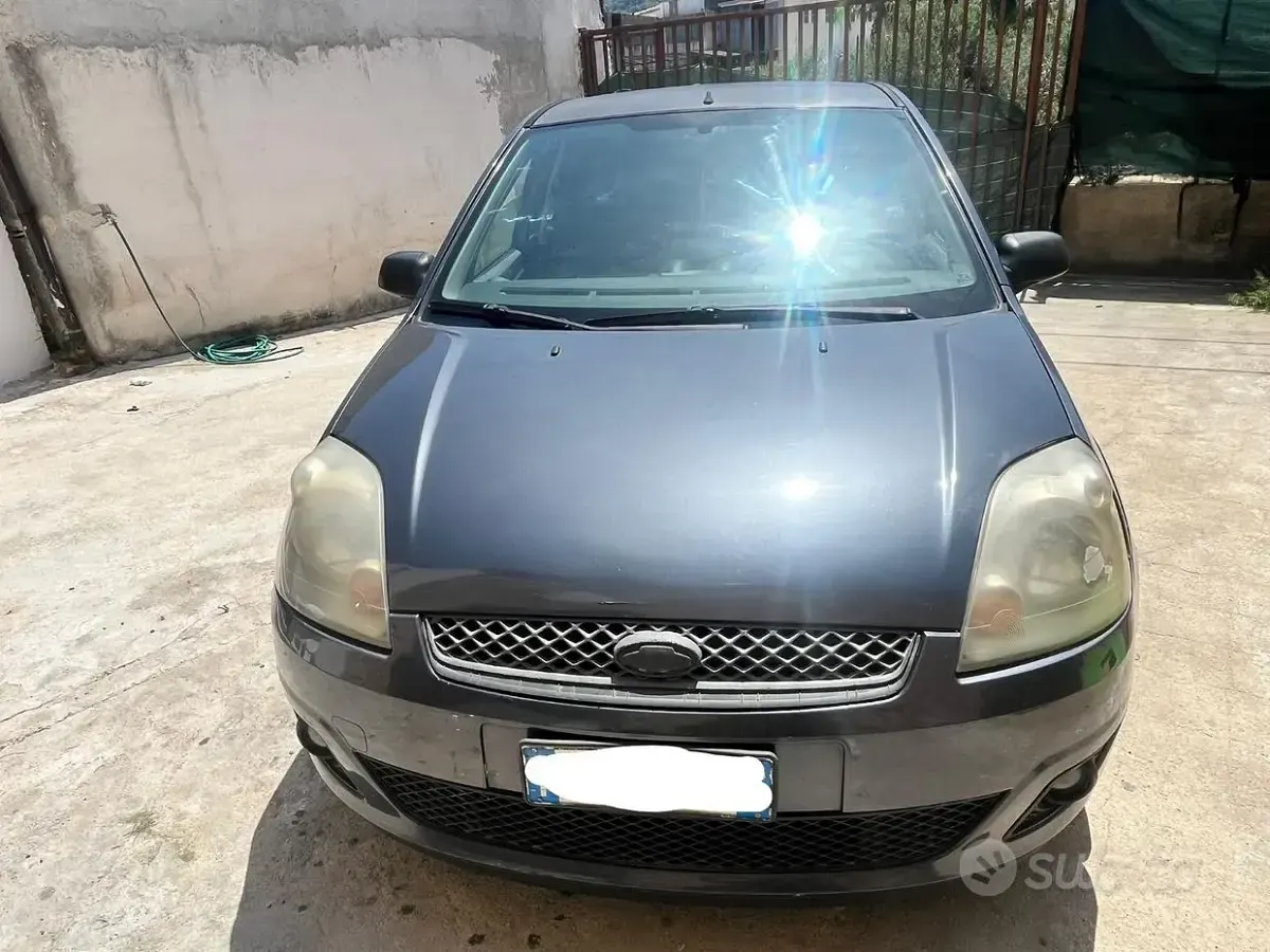 Usata Ford Fiesta 68 CV (50 kW) 2006 Utilitaria