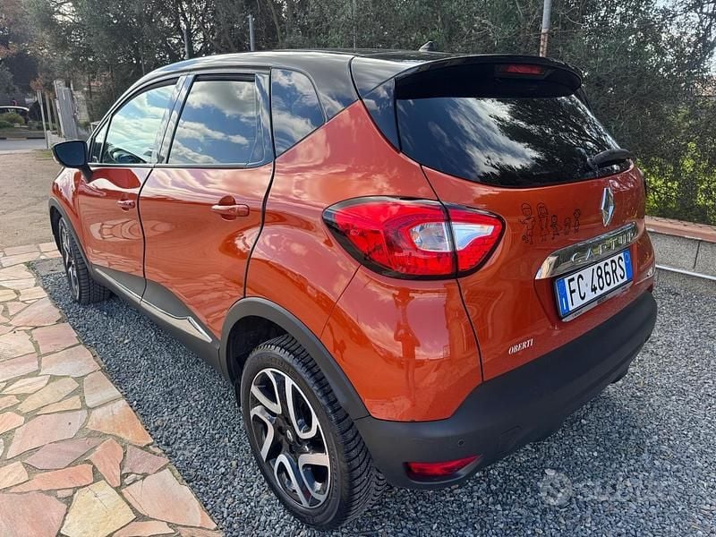 Usata Renault Captur Iconic 90 CV (66 kW) 2016 Arancione SUV