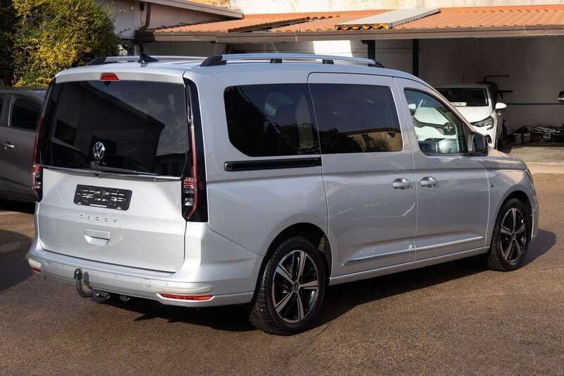 Usata VW Caddy Maxi Style 122 CV (89 kW) 2022 Argento Monovolume