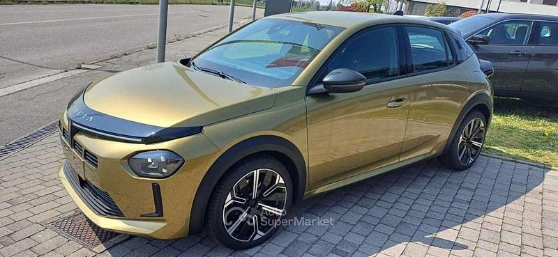 Nuova Lancia Ypsilon 101 CV (74 kW) 2026 Oro Utilitaria