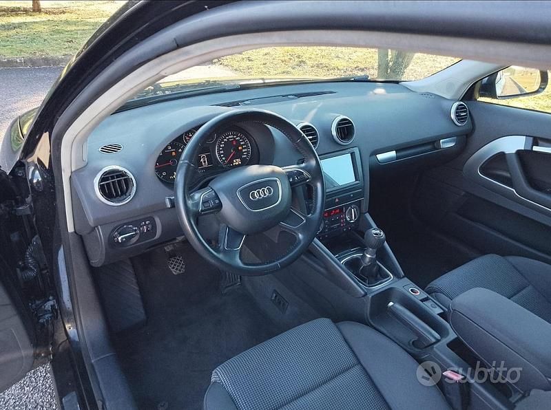 Usata Audi A3 105 CV (77 kW) 2011 Nero Utilitaria