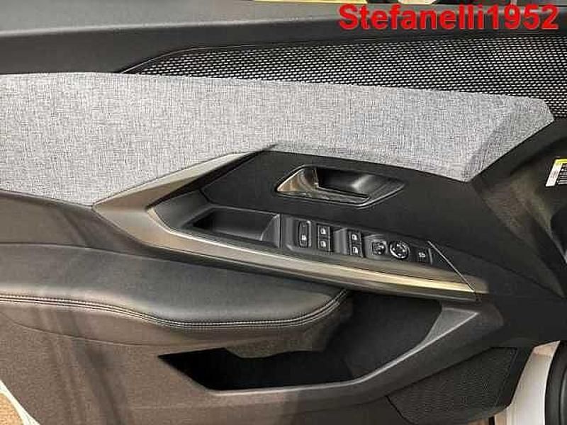 Nuova Peugeot 3008 GTi 136 CV (100 kW) 2025 Bianco SUV