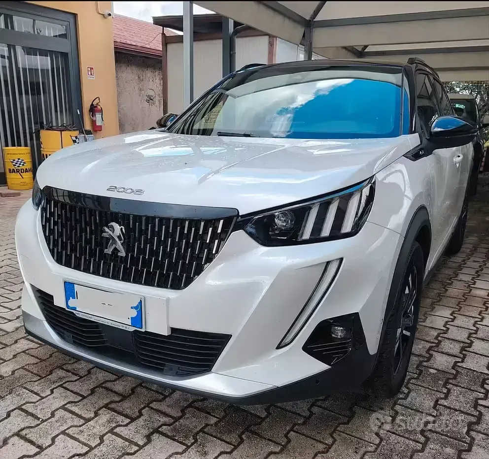 Usata Peugeot 2008 GT-line 131 CV (96 kW) 2021 Bianco SUV