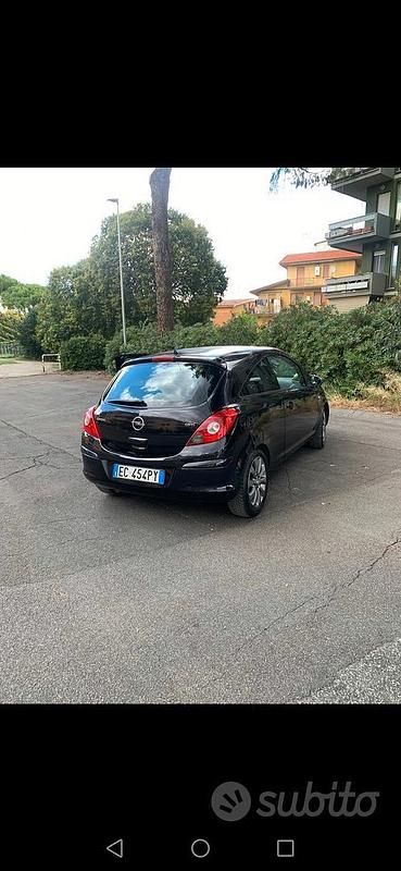 Usata Opel Corsa 58 CV (42 kW) 2010 Berlina