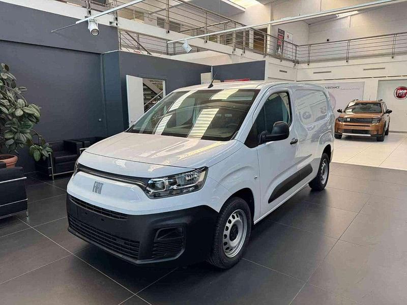 Usata Fiat Doblò 101 CV (74 kW) 2024 Bianco Monovolume