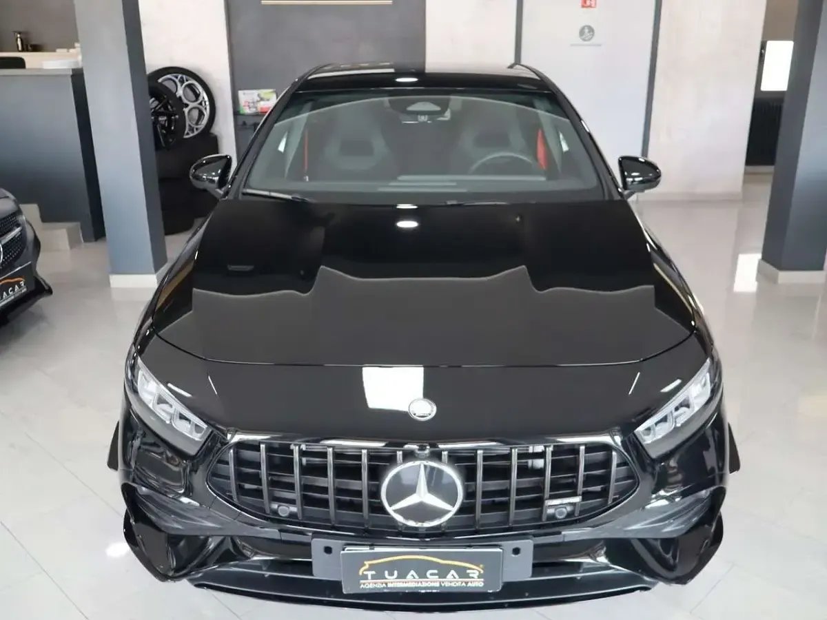 Usata Mercedes A35 AMG AMG line 320 CV (235 kW) 2024 Nero Berlina