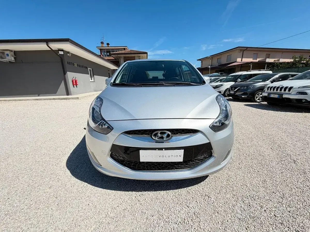 Usata Hyundai ix20 90 CV (66 kW) 2011 Grigio Utilitaria