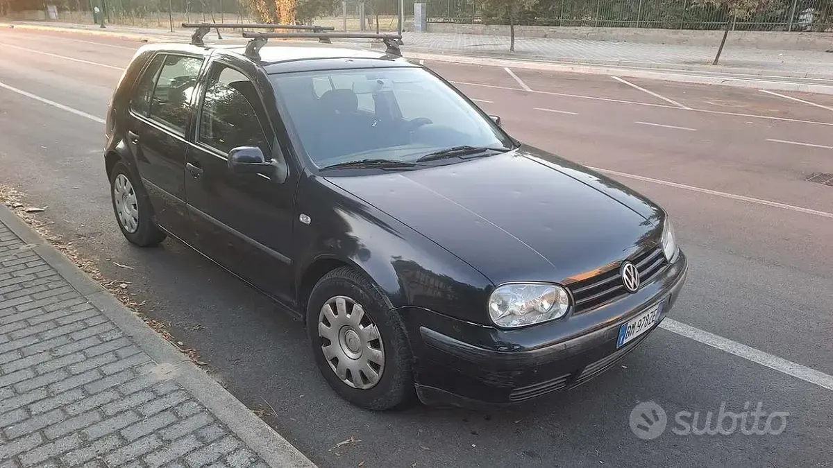Usata VW Golf IV 101 CV (74 kW) 2001 Nero Berlina