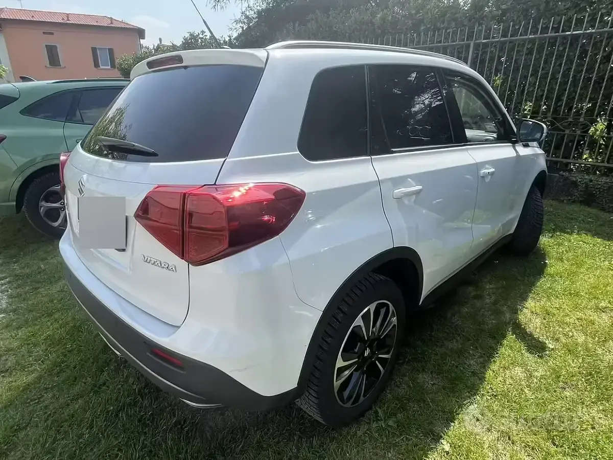 Usata Suzuki Vitara 140 CV (102 kW) 2019 Bianco SUV