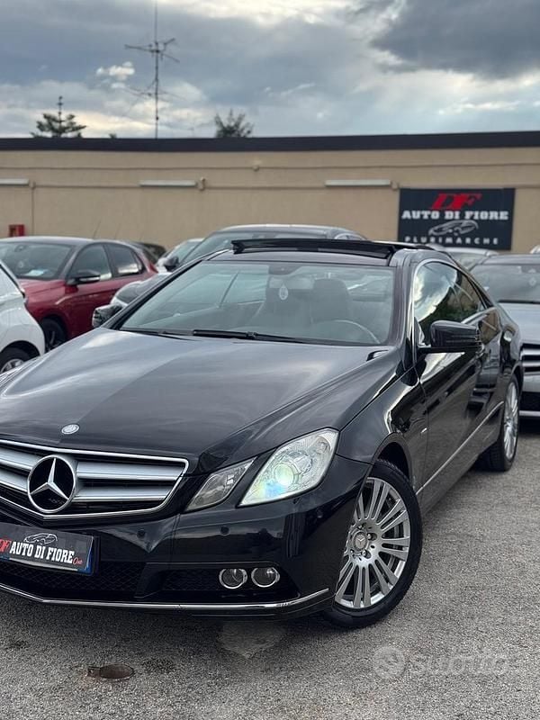 Usata Mercedes E220 Avantgarde 170 CV (125 kW) 2012 Nero Berlina