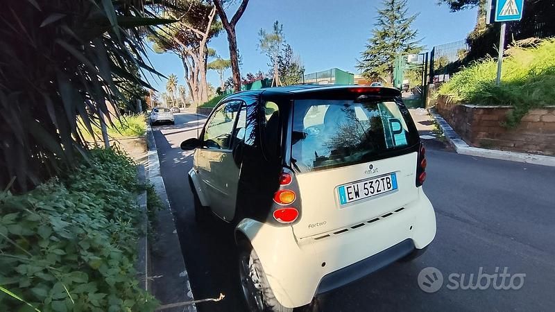 Usata Smart ForTwo Coupé 61 CV (44 kW) 2005 Bianco Coupé