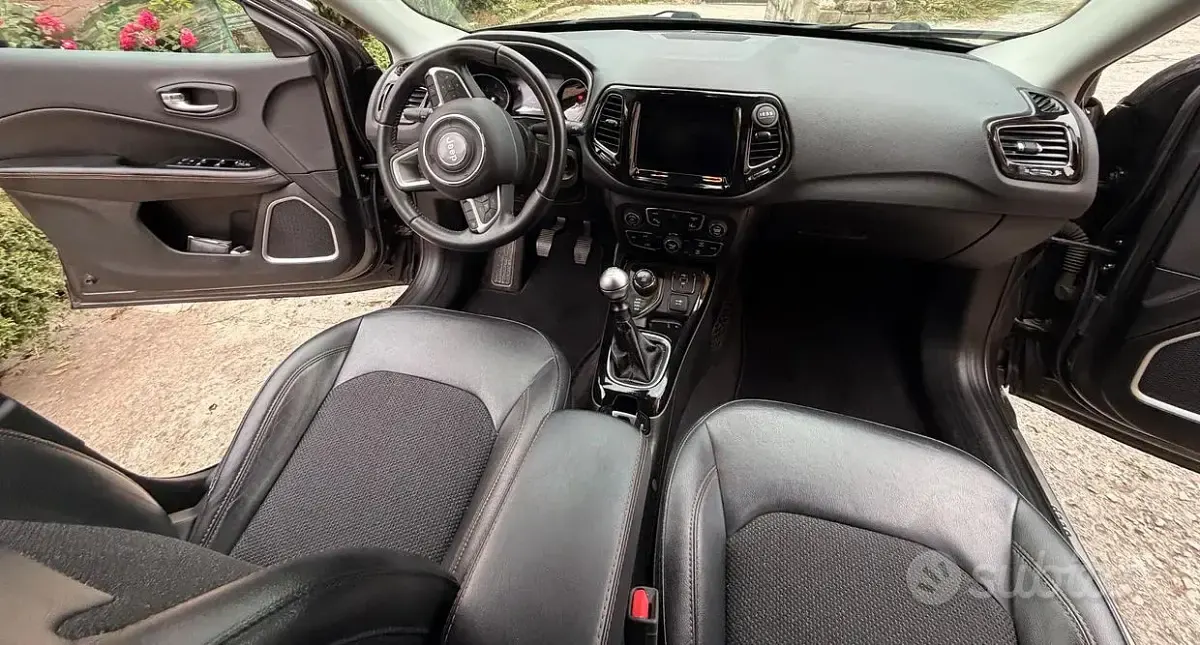 Usata Jeep Compass 140 CV (102 kW) 2019 Grigio SUV