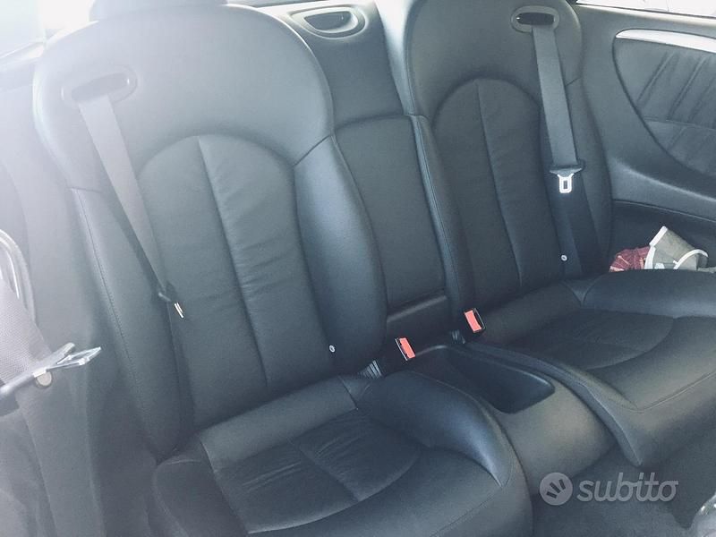 Usata Mercedes CLK320 218 CV (160 kW) 2011 Grigio Cabrio