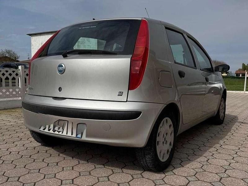 Usata Fiat Punto 60 CV (44 kW) 2001 Argento Utilitaria