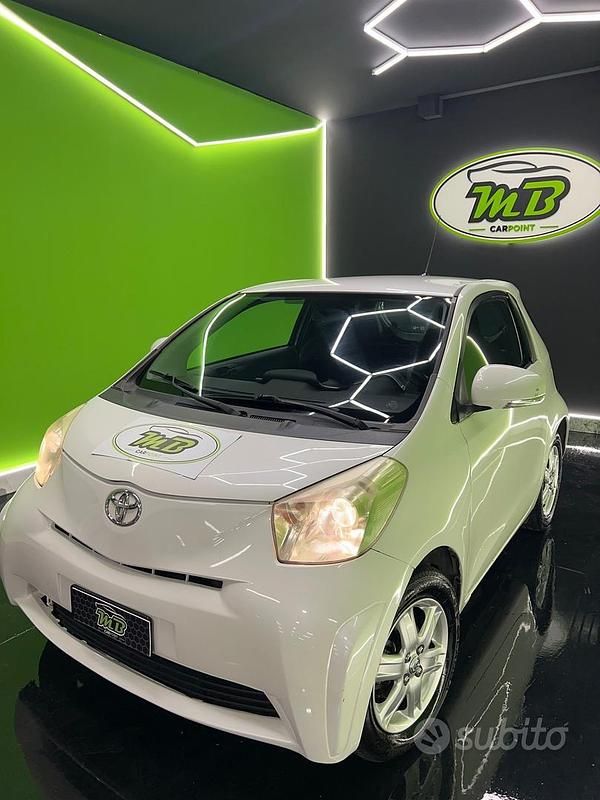 Usata Toyota iQ 68 CV (50 kW) 2009 Bianco Utilitaria