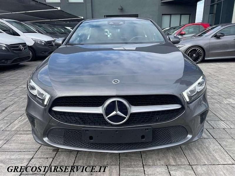 Usata Mercedes A180 136 CV (100 kW) 2021 Montagna Berlina