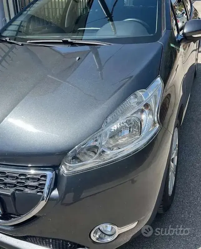 Usata Peugeot 208 Active 92 CV (67 kW) 2015 Utilitaria
