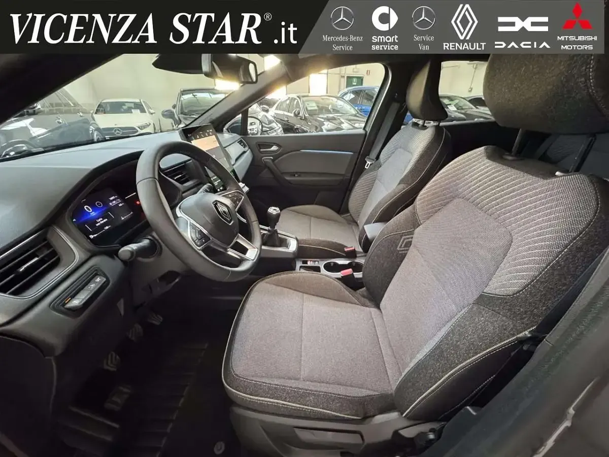 Usata Renault Captur Techno 91 CV (66 kW) 2025 Grigio cassiopea SUV