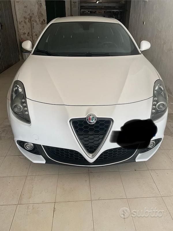 Usata 2011 Alfa Romeo Giulietta Tre volumi | 5400 € - Immagine 1/4