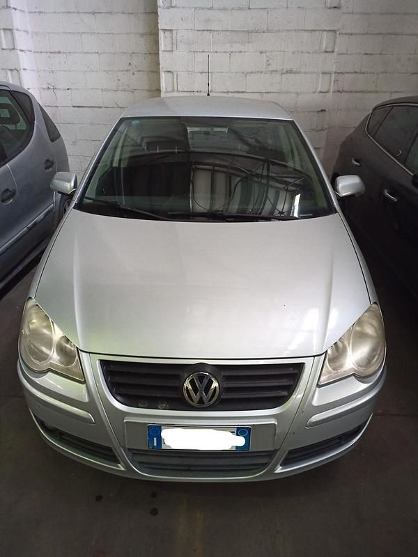 Usata VW Polo Comfortline 80 CV (58 kW) 2008 Argento Berlina