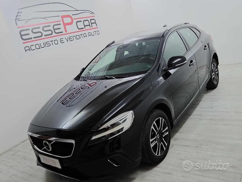 Usata Volvo V40 CC 120 CV (88 kW) 2018 Nero Station wagon